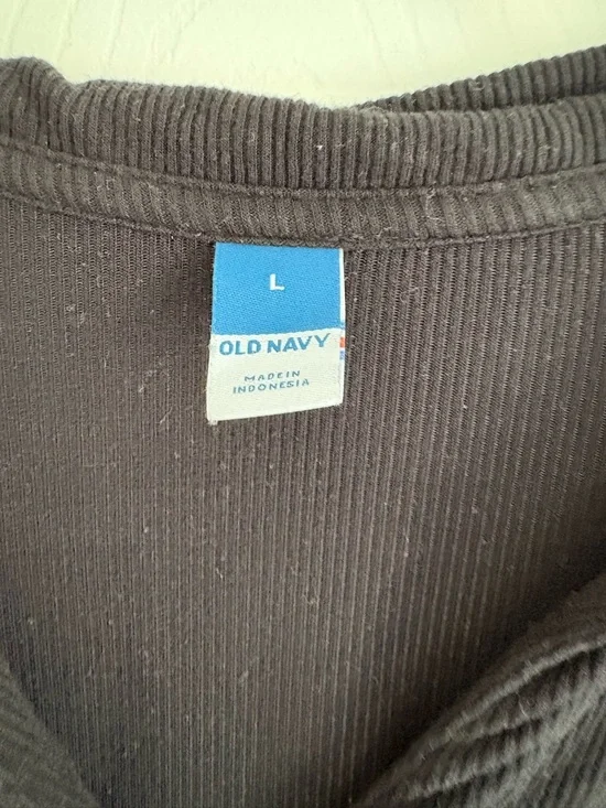 Old Navy Black Long Sleeve Ruched Button Front Top - Picture 3 of 3